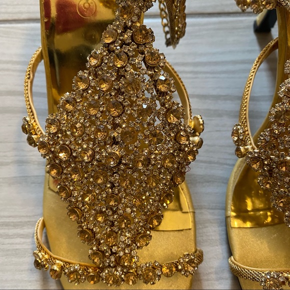 ✨Brand New✨Fancy Gold Colour Heels, Size US 8 - Picture 4 of 8